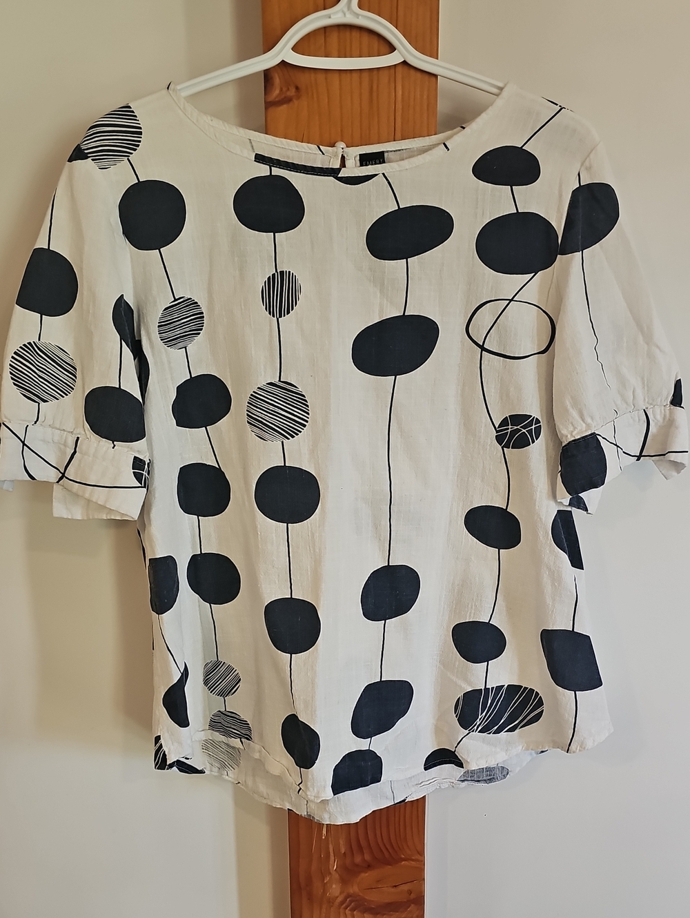 Women's White & Navy Patterned Short Sleeve Top